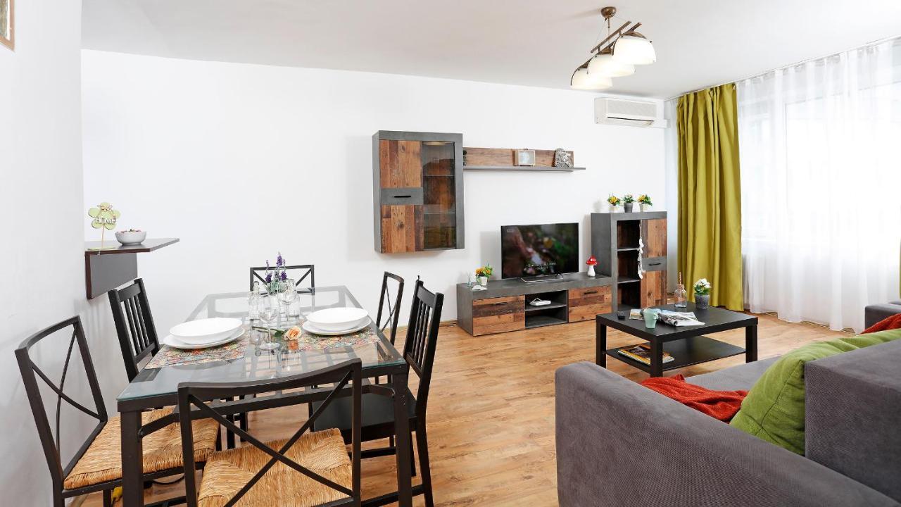 Central Apartment Very Close To Old City Bukurešť Exteriér fotografie